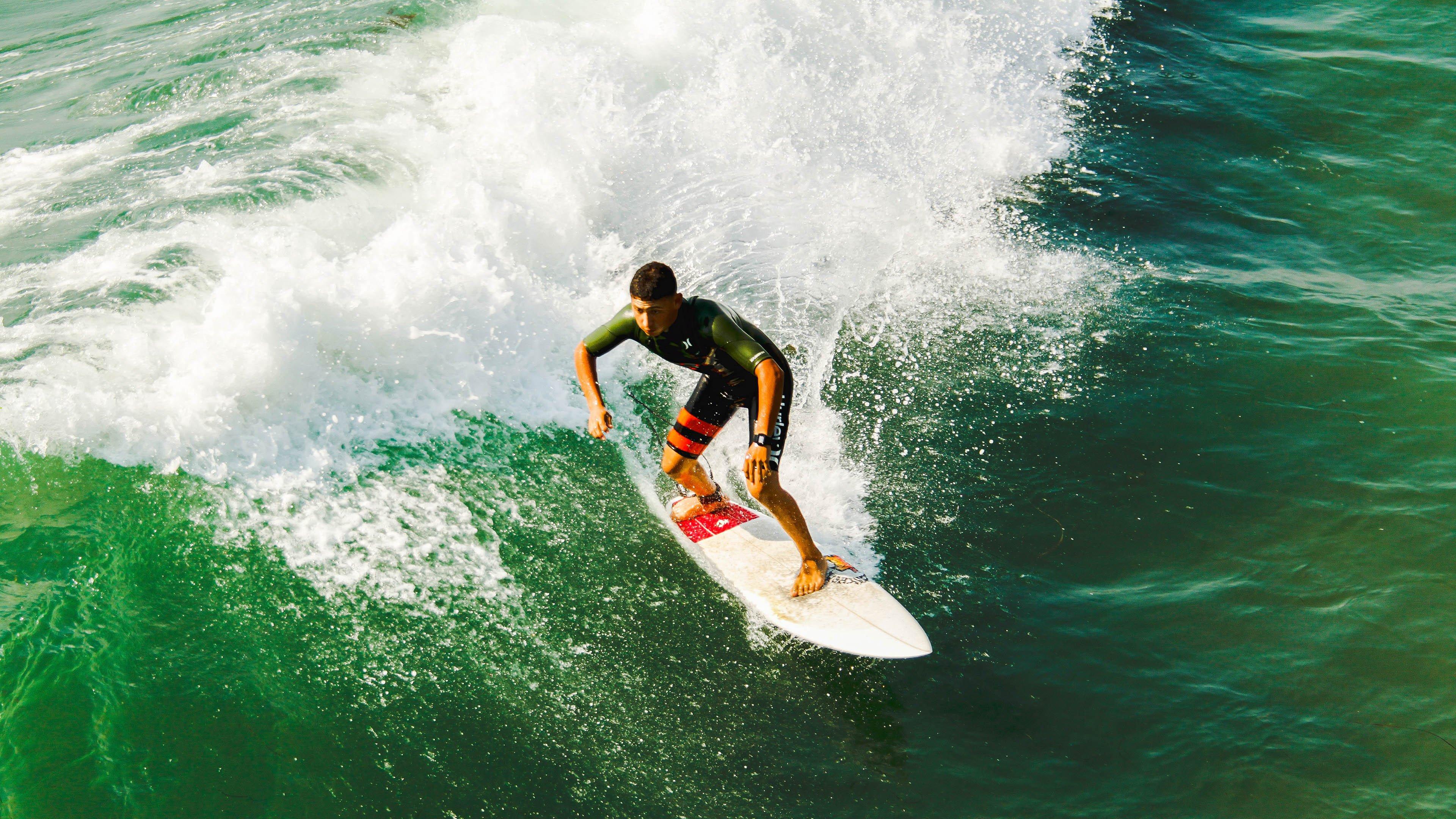 NBA季后赛激战正酣 东西部豪强争夺总决赛门票